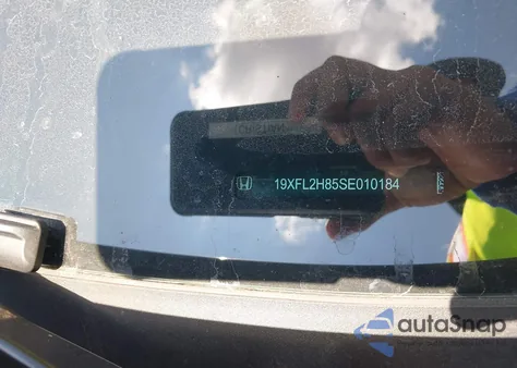 2025 Honda Civic Sport z USA, uszkodzony, nr VIN 19XFL2H85SE010184